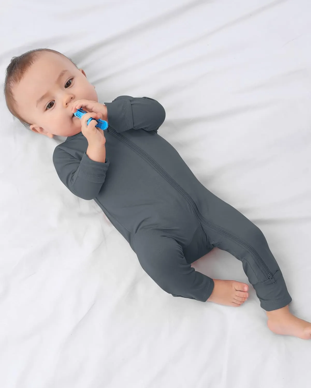 GUISBY Baby Footless Rompers, Rayon Pajamas 2 Way Zipper with Long Sleeve Sleeper